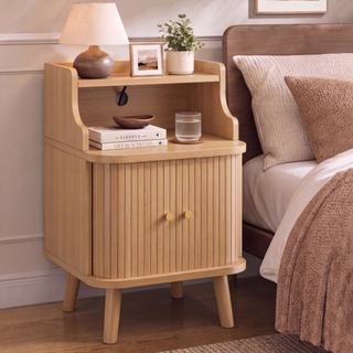 Easoger Fluted Nightstands with Charging Station, Mid-Century Modern Oak Bedside Tables with Tambour Sliding Doors, Hidden Cabinet & Open Shelf, USB/Type-C Ports
